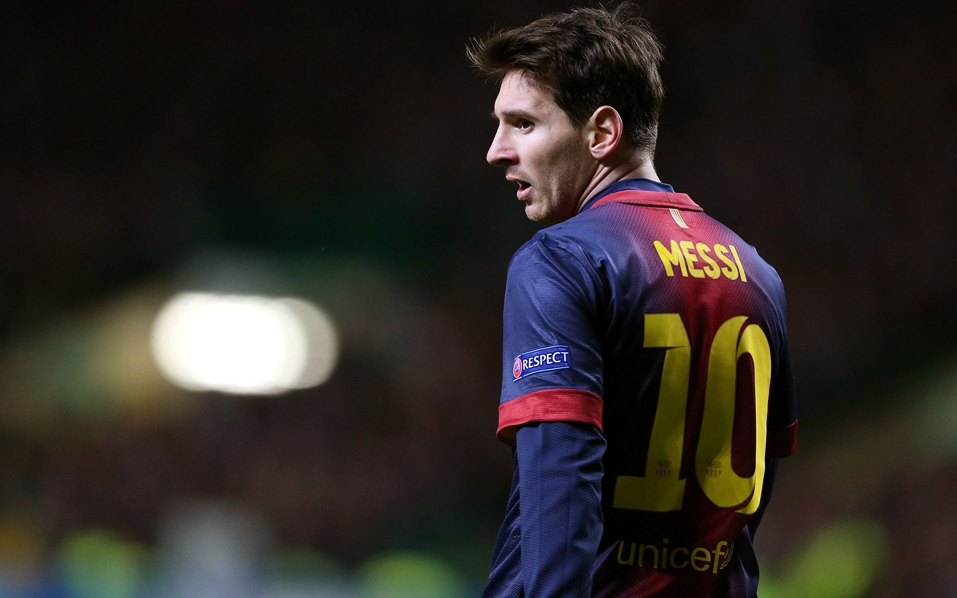 进行狡猾的 进行狡猾的