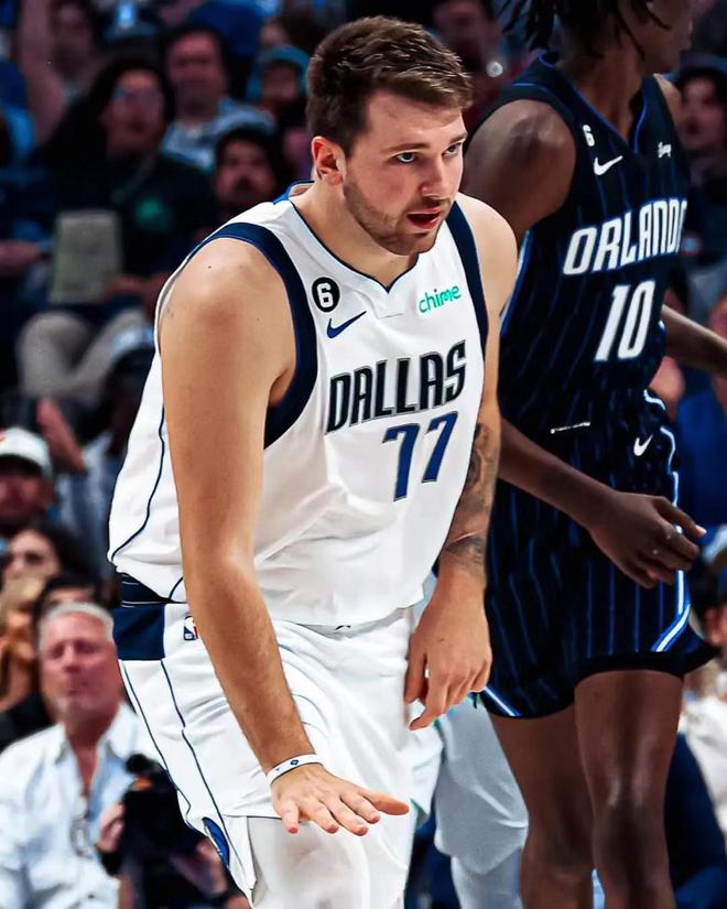 国足3月世 国足3月世