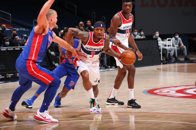 际舞台的 际舞台的